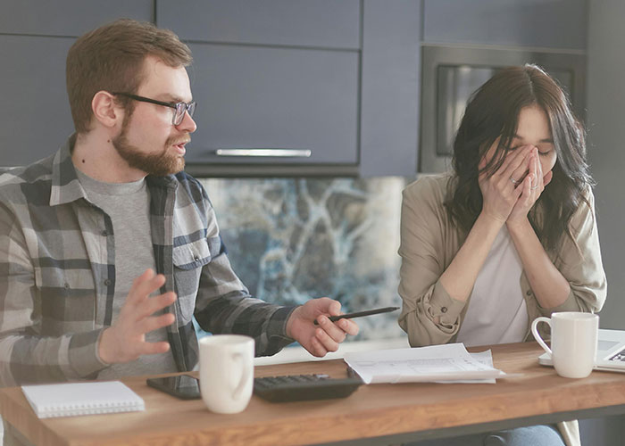 People Share 30 Signs That Just Scream “This Couple Isn’t Going To Make It” - 12