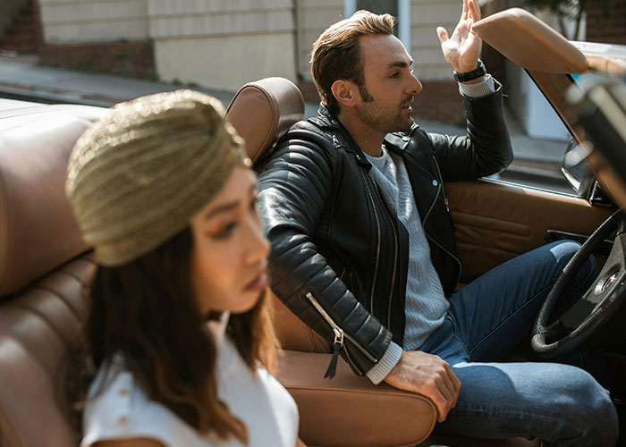 People Share 30 Signs That Just Scream “This Couple Isn’t Going To Make It” - 7