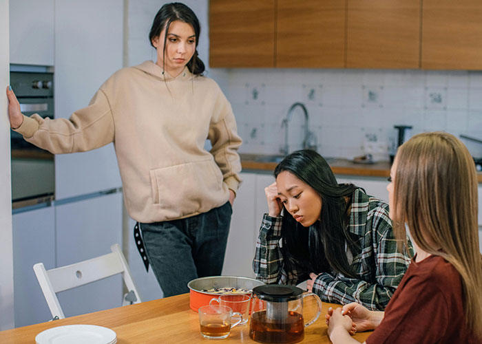 People Share 30 Signs That Just Scream “This Couple Isn’t Going To Make It” - 35