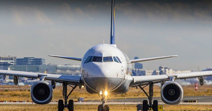 “Confusion And Hilarity” Break Out After Flight Crew Find 101-Year-Old Woman Instead Of A Baby