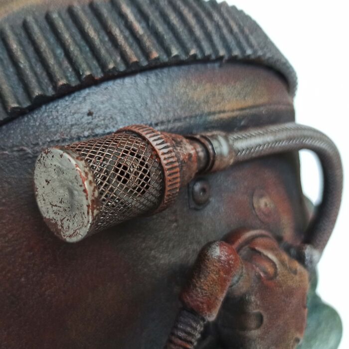 Here's What You Can Make From An Old Gas Mask And A Motorcycle Helmet (9 Pics)