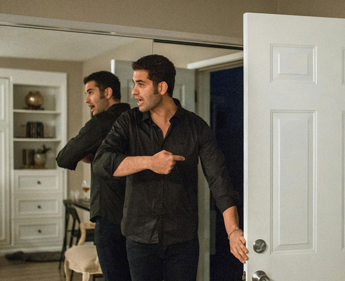 Man Has Tough Conversation With 21YO Daughter Who Had An Affair With Their Married Neighbor