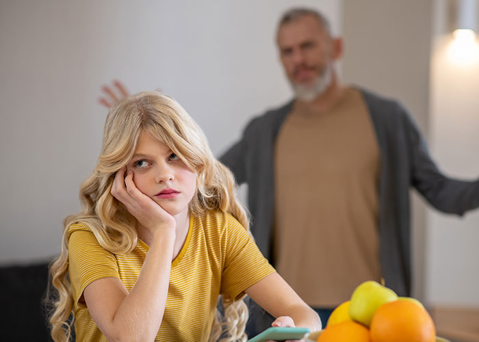 Dad Grounds Daughter For 2 Years After She Ruins His Engagement, Gets A Reality Check - 18