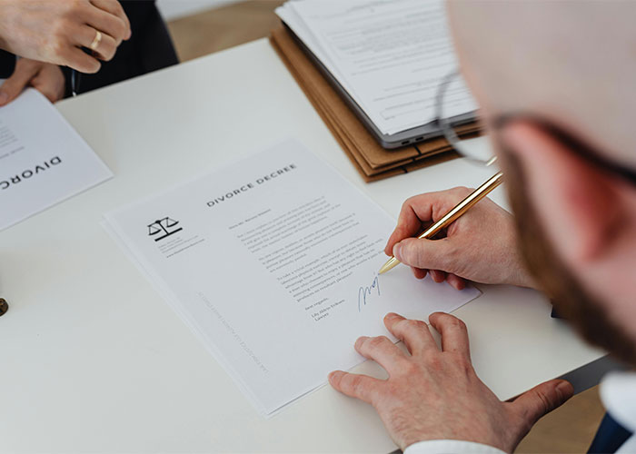 Woman Refuses To Share Last Name With Fiancé’s ‘Intimidating’ Ex, Demands She Change It - 14