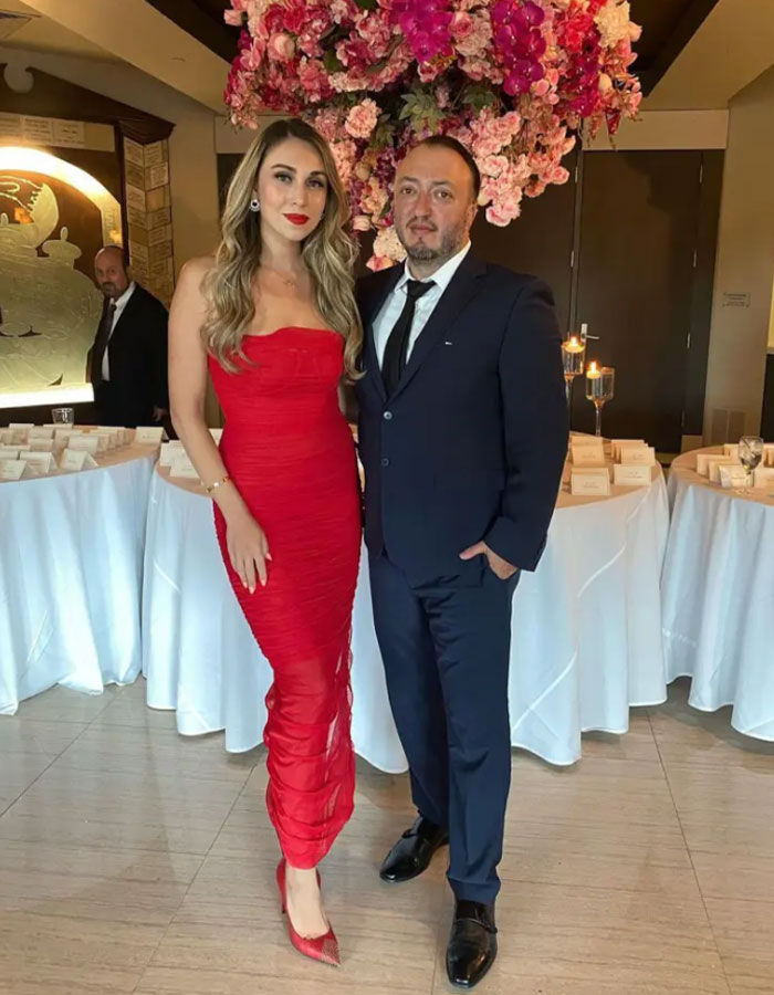 "Where's The Law?": Squatters Sue Couple After "Breaking Into" Their NY Home "Where's The Law?": Squatters Sue Couple After "Breaking Into" Their NY Home