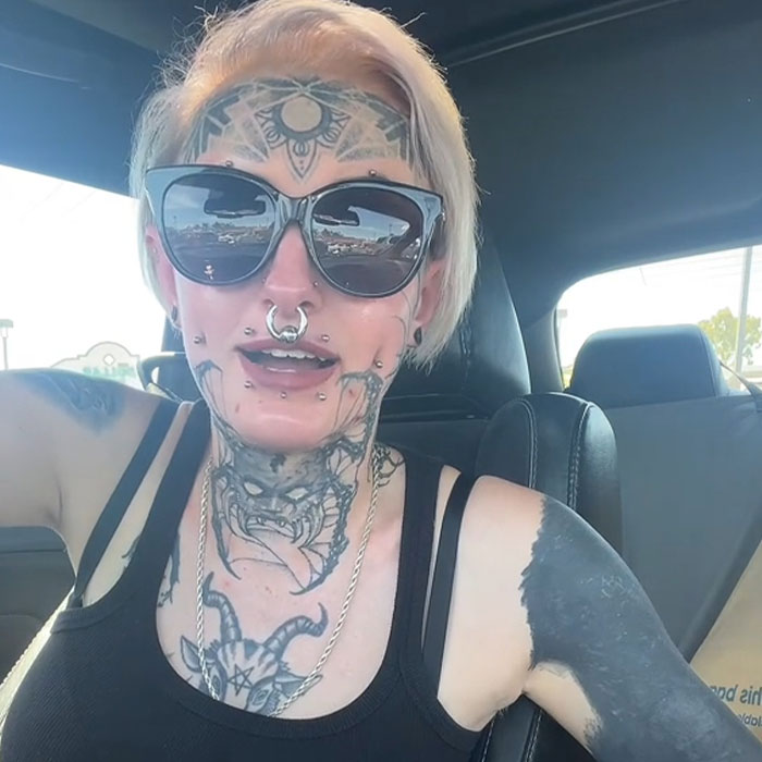&ldquo;Gonna Use This For My Younger Clients As A Lesson&rdquo;: People Give Tattooed Woman A Reality Check