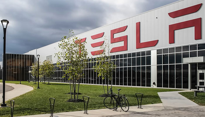 “Might As Well Say ‘Dear Peasant’”: Tesla’s Impersonal Layoff Email Sparks Outrage - 2