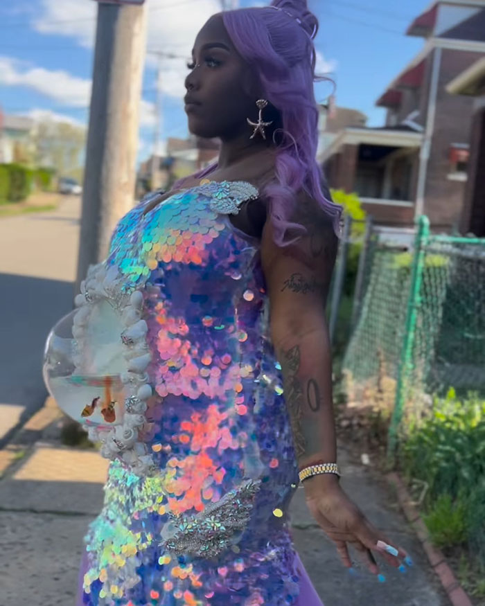 “So Ignorant And Irresponsible”: Fashion Designer Slammed For Dress Made With Living Fish “So Ignorant And Irresponsible”: Fashion Designer Slammed For Dress Made With Living Fish