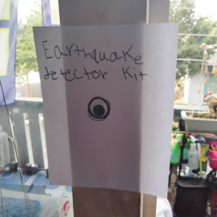 Mi hijo ha hecho un kit de detección de terremotos