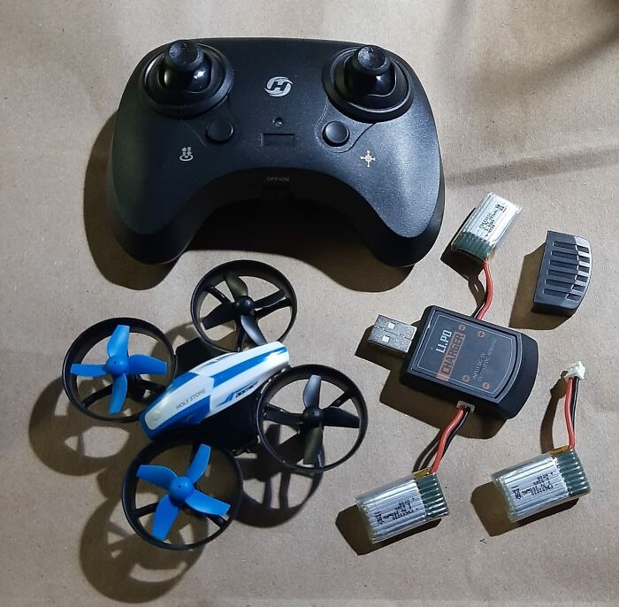 Blue Skies, Tiny Flips: Holy Stone’s Kid-Friendly Drone