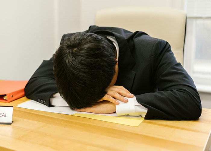 Toxic Boss Is Freaking Out After Employee He Harassed Stops Reacting To His Comments - 15