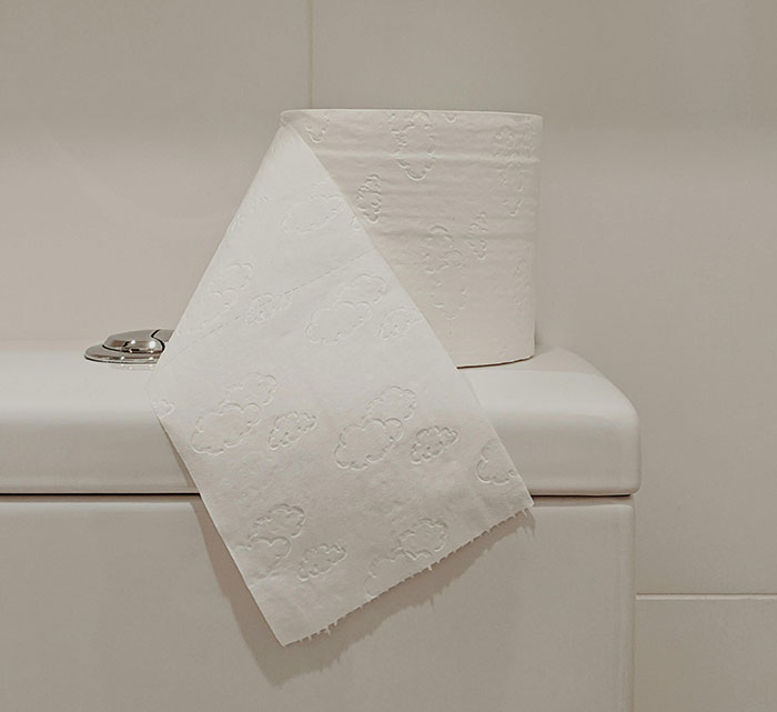 Someone Asks People To Share The Grossest Thing Their Partner Does, And 30 Don't Hold Back - 35