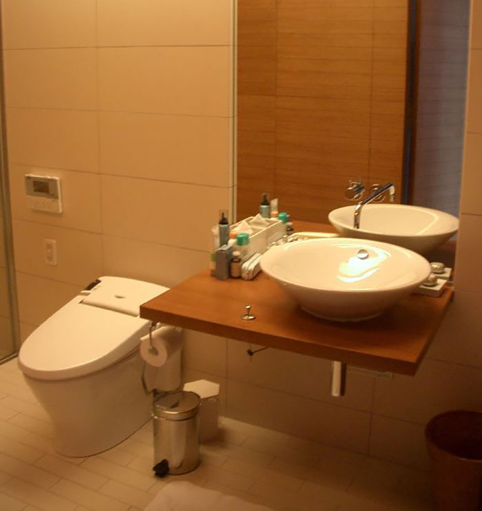 Someone Asks People To Share The Grossest Thing Their Partner Does, And 30 Don't Hold Back - 19