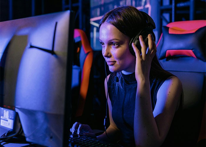 Guy Takes Drastic Measures After Attempts To Coerce GF Into Handing Over Her New PC Fail - 1