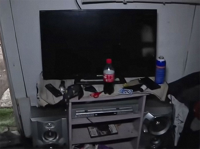 Homeless Man Builds Entire Makeshift House With Lights And Stove Next To LA Freeway - 5