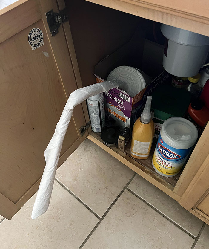 My Husband Thinks This Is How You Should Get A New Trash Bag. Please Help Me Settle This Debate