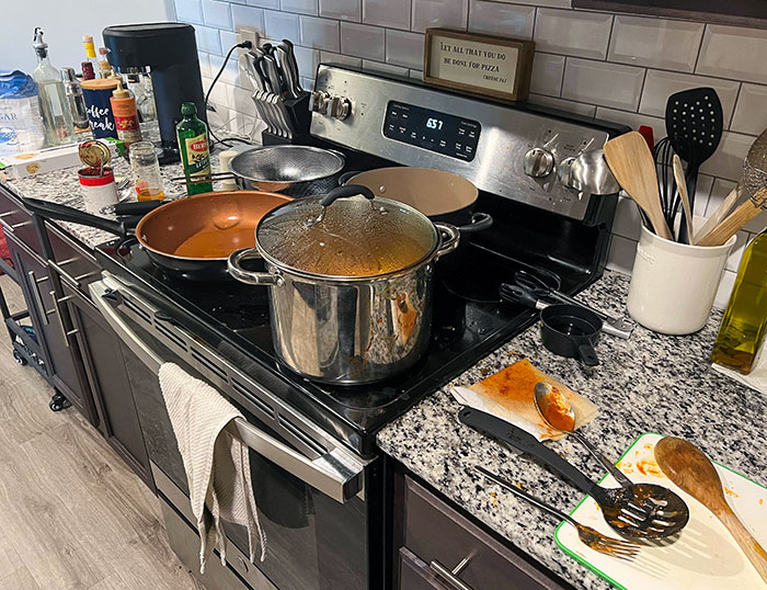 My Boyfriend Lovingly Insists On Cooking Dinner On Mondays But Ends Up Leaving All Of His Dishes And Mess Behind Because He Has To Leave For His Weekly Chess Meet-Up
