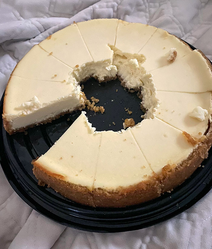 This Is How My Girlfriend Eats A Cheesecake
