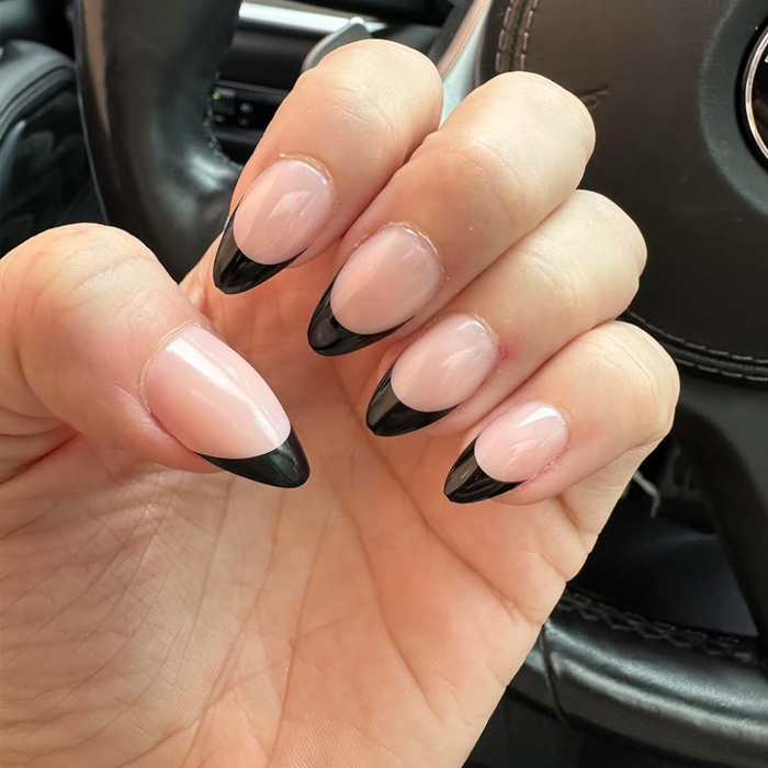 Get A Milionaire’s Manni With This Handy Nail Kit With Glue 