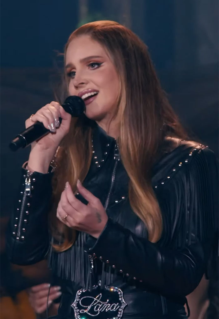 Lana Del Rey Faces “Summertime Sadness” As She Broke Coachella Rules, And It Cost A $28,000 Fine Lana Del Rey Faces “Summertime Sadness” As She Broke Coachella Rules, And It Cost A $28,000 Fine