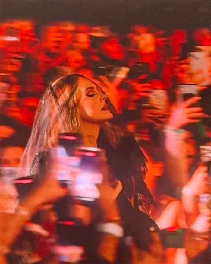 Lana Del Rey Faces “Summertime Sadness” As She Broke Coachella Rules, And It Cost A $28,000 Fine Lana Del Rey Faces “Summertime Sadness” As She Broke Coachella Rules, And It Cost A $28,000 Fine