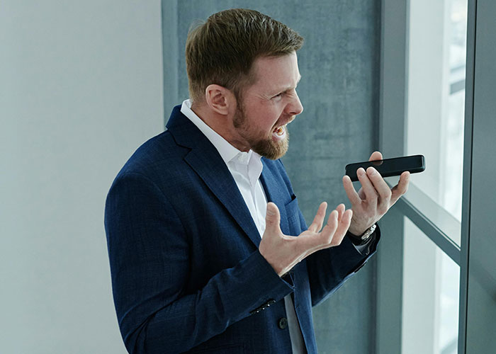 "Face Was So Red At The End": Landlord Regrets Messing With The Wrong Tenant "Face Was So Red At The End": Landlord Regrets Messing With The Wrong Tenant