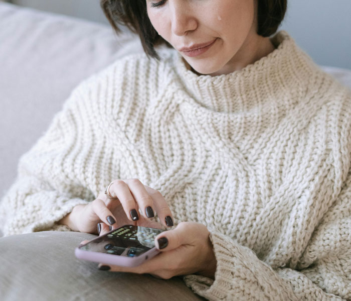 Woman Loses It Realizing Friend Had Invited Everyone But Her To Wedding, Leaves Group Chat - 1