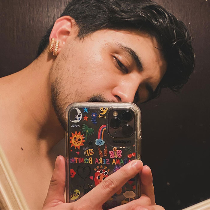 Cartier Sold Man $13k Earrings For $13—They Want Them Back, But The Judge Says They’re His Cartier Sold Man $13k Earrings For $13—They Want Them Back, But The Judge Says They’re His