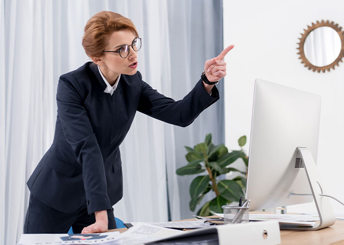 New Manager Enforces Ridiculous Dress Code, Is Shocked When Employee Decides To Quit - 1