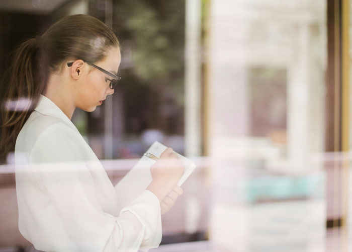 &ldquo;Half Past Stupid O&rsquo;Clock&rdquo;: Micromanaging Broker Tracks Trucker&rsquo;s Every Move, She Has Enough