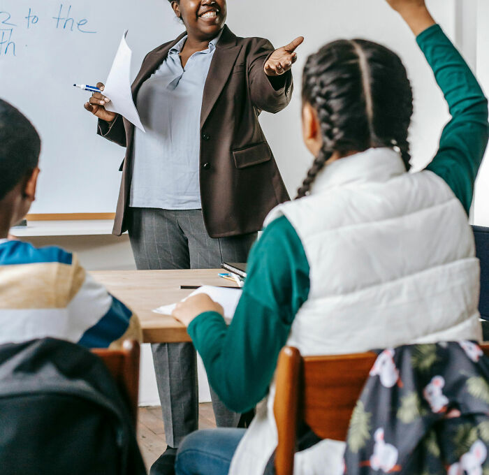 18 People Share The Financial Differences Between Them And Their Parents