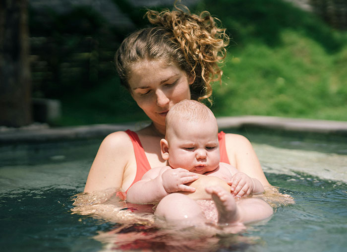 A Water Park Bans Mom From Breastfeeding In Water, Her Rant Goes Viral Online Causing Backlash - 11