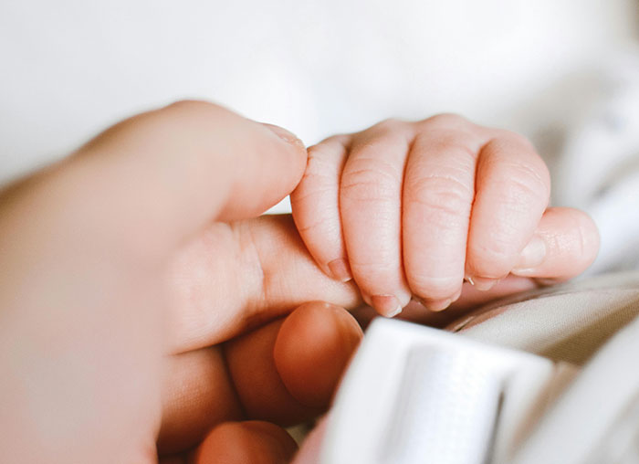 A Water Park Bans Mom From Breastfeeding In Water, Her Rant Goes Viral Online Causing Backlash - 12