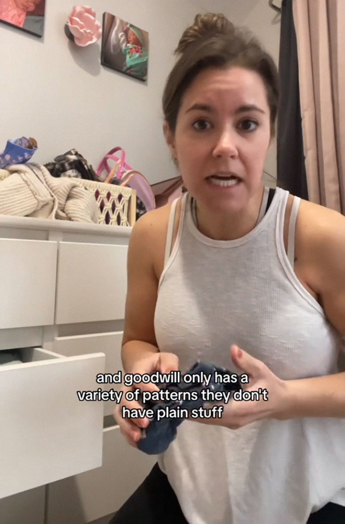 Mom Defends Decision To Send Kid To School In Clean But Stained Clothing, Splits The Internet Mom Defends Decision To Send Kid To School In Clean But Stained Clothing, Splits The Internet