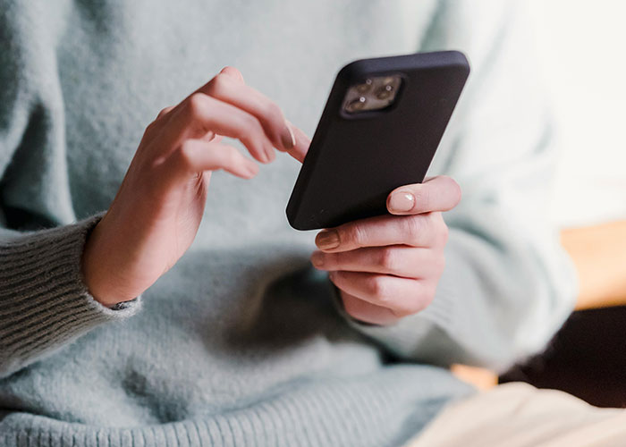 People Share How They Realized They’re Not That Young Anymore (39 Answers) - 2