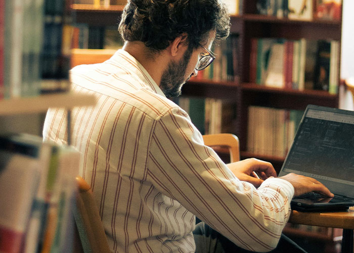 “Absolutely Bloody Tragic”: 50 People Reveal Where The Smartest Kid Of Their Class Ended Up - 34