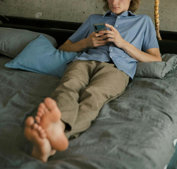 "He Rarely Brushed His Teeth": 30 Women Share Unusual Reasons They Broke Up With Their Partner