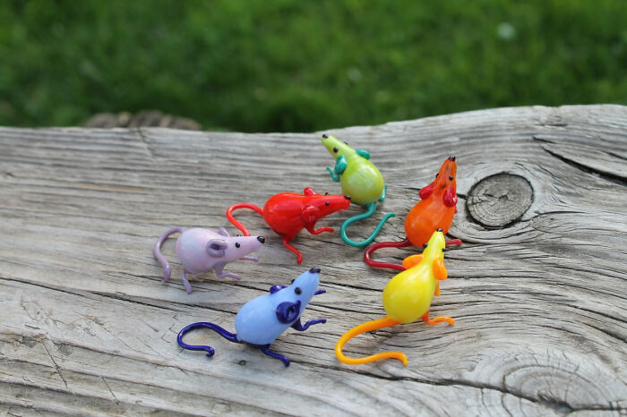 I Made Glass Rat Figurines In Rainbow Colors (12 Pics)