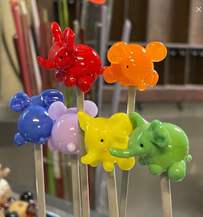 I Made Glass Rat Figurines In Rainbow Colors (12 Pics)