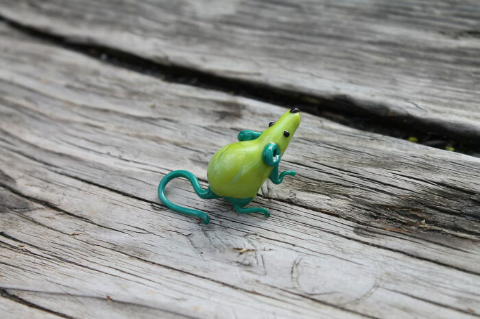I Made Glass Rat Figurines In Rainbow Colors (12 Pics)