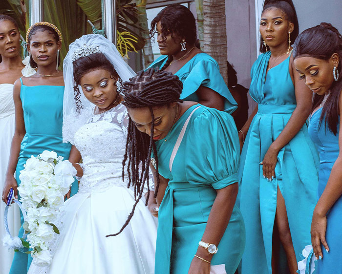 Internet Applauds Bride For Kicking Bridesmaid Off Her Destination Wedding The Day Before The Event - 9
