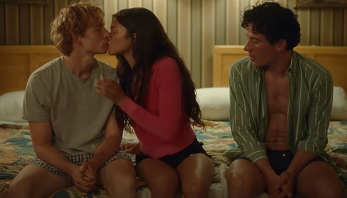 "Embarrassing": Zendaya&rsquo;s Reaction To The Question "Who&rsquo;s The Best Kisser?" Has Internet Raging