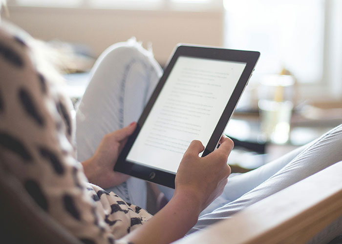 Woman Sees An Email On Her Husband’s iPad About An Apartment They Don’t Have, Drama Ensues - 1