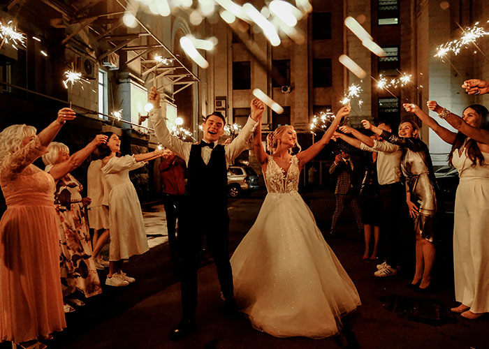 "He Was Tacky And Rude": Sister Freaks At Brother's Alcohol-Free Wedding "He Was Tacky And Rude": Sister Freaks At Brother's Alcohol-Free Wedding