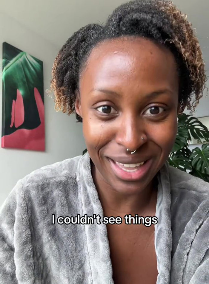 Woman Defies Warnings And Looks Straight At The Solar Eclipse, Warns Others Not To Do The Same - 4