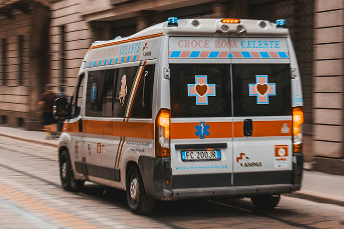 “Ruined His Career Over A Pair Of Airpods”: 30 Of The Stupidest Ways People Ruined Their Lives - 16