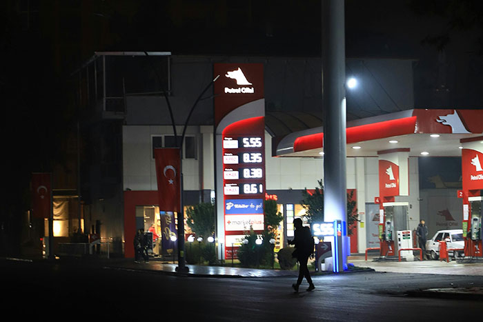 “Ruined His Career Over A Pair Of Airpods”: 30 Of The Stupidest Ways People Ruined Their Lives - 23