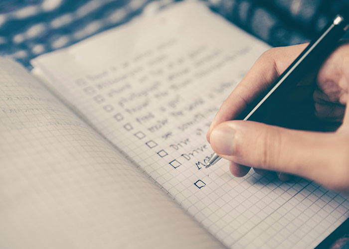 “I Sadly Thought This Was Normal Behavior For A Long Time”: 30 Signs That Somebody Is Not Okay - 21