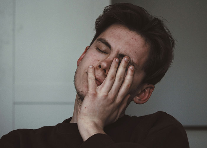 “I Sadly Thought This Was Normal Behavior For A Long Time”: 30 Signs That Somebody Is Not Okay - 12