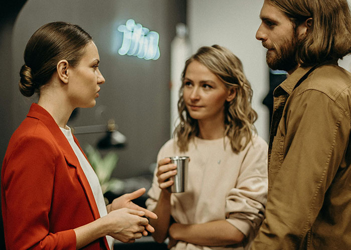 “I Sadly Thought This Was Normal Behavior For A Long Time”: 30 Signs That Somebody Is Not Okay - 18